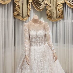 Wedding gown